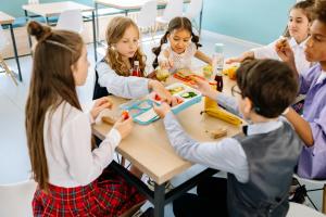 Andare alla mensa scolastica